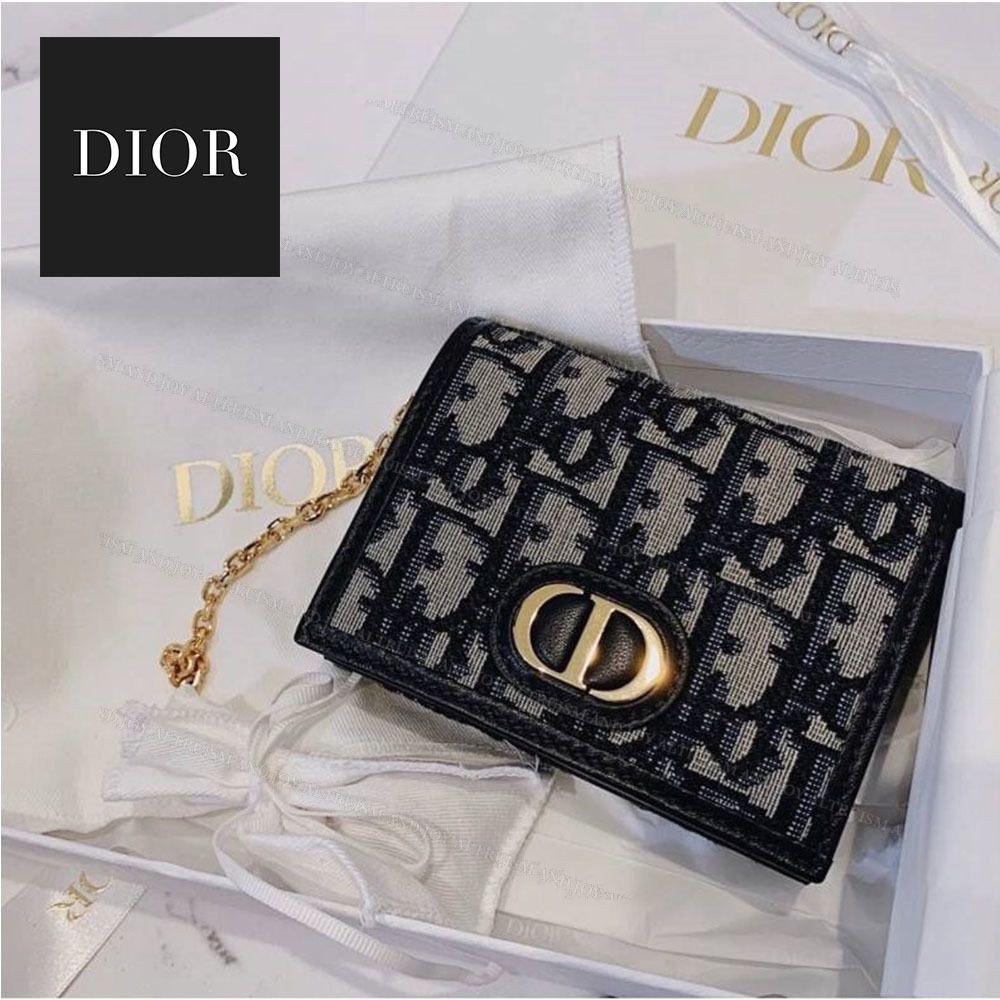 dior-1695219081.jpg