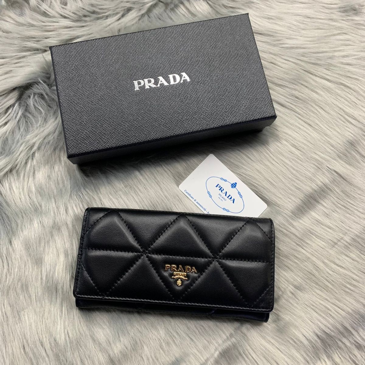 prada-1695219764.jpg