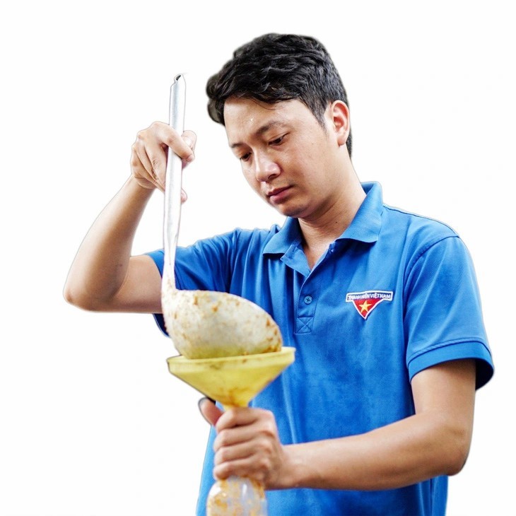 chang-trai-9x-tim-danh-phan-cho-tuong-nep-que-nha-1-1702222371.jpg