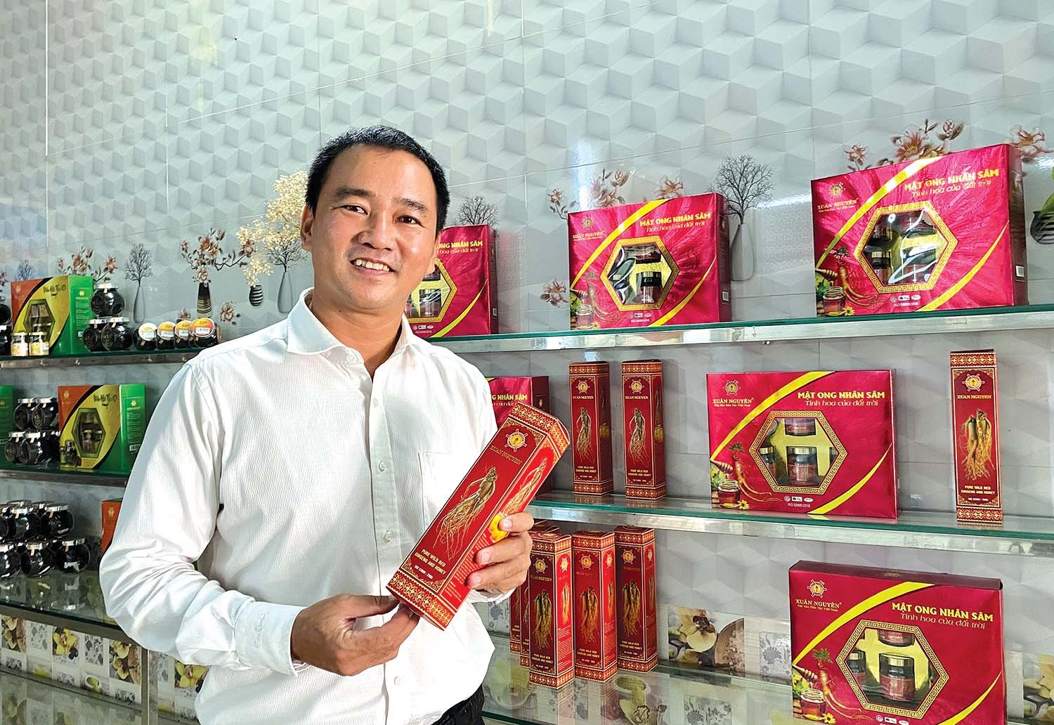 tong-giam-doc-cong-ty-co-phan-tap-doan-xuan-nguyen-ong-lu-nguyen-xuan-vu-1707409582.jpg