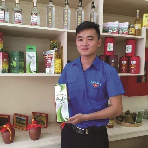 anh-ha-ngoc-cham-giam-doc-htx-thanh-nien-san-xuat-va-thuong-mai-nong-nghiep-viet-lam-1711385946.jpg
