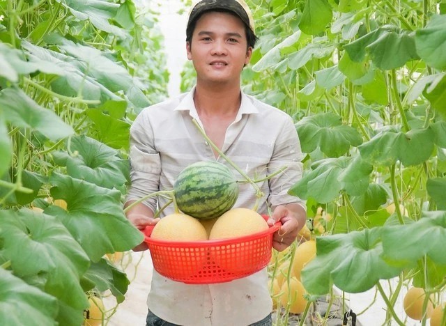 ha-anh-thuy-trong-dua-mac-vong-thu-ve-hang-chuc-trieu-dong-moi-thang-1-1712882243.jpg