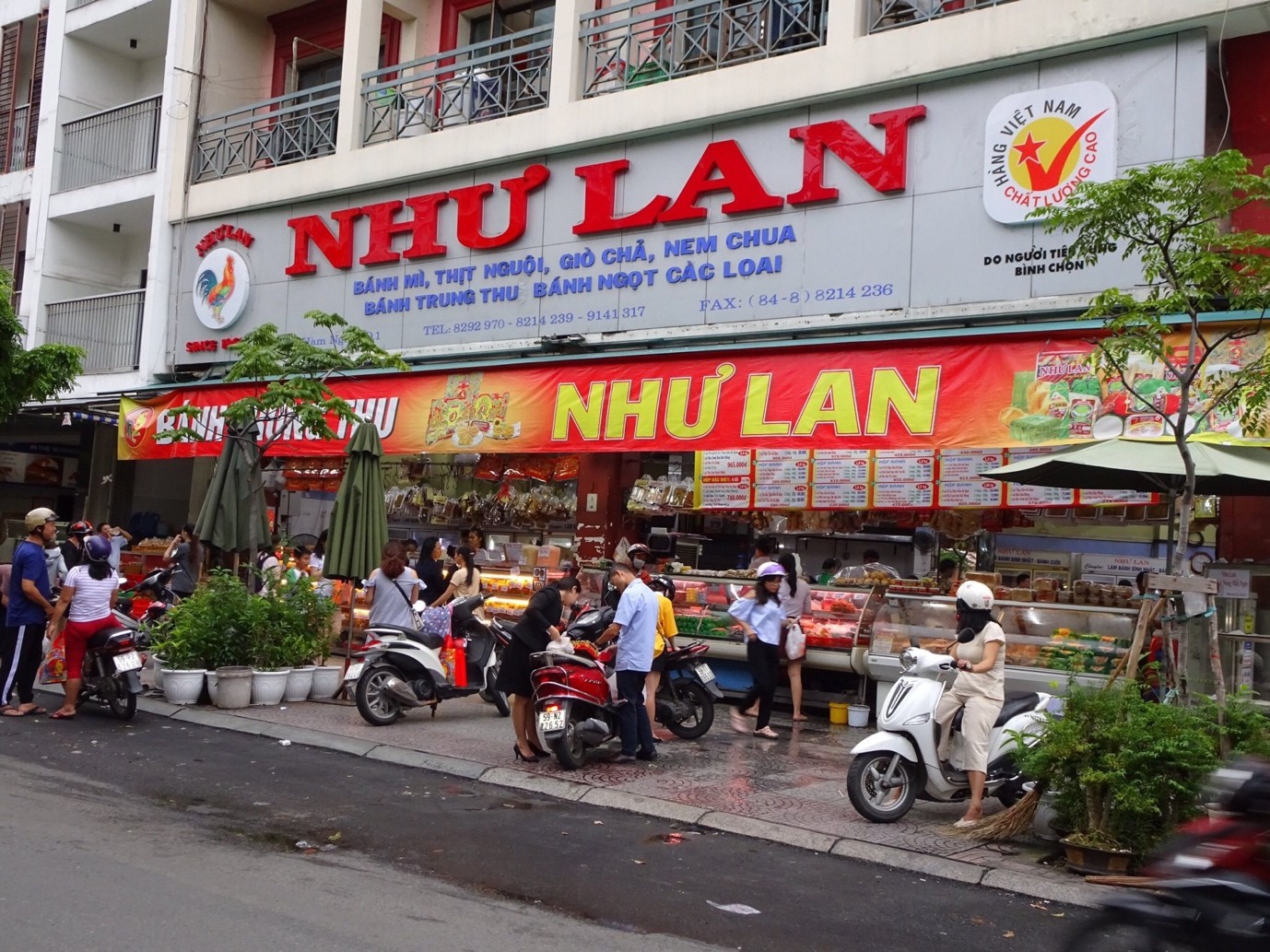 banh-trung-thu-nhu-lan-1722919365.jpg