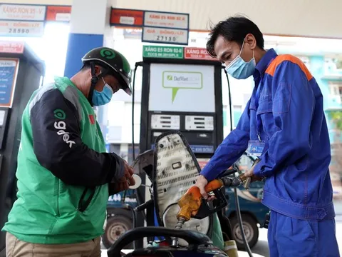 Giảm giá xăng dầu sau kỳ nghỉ lễ?