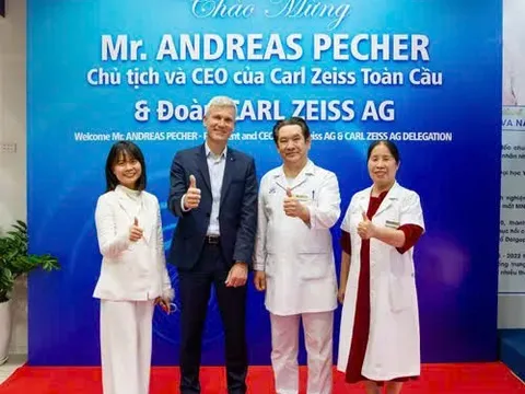 Chủ tịch Tập đoàn Carl Zeiss ấn tượng với Bệnh viện mắt quốc tế Việt - Nga