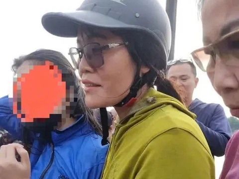 Cô giáo lao xuống sông cứu nữ sinh: "Con đi cứu người đây!"