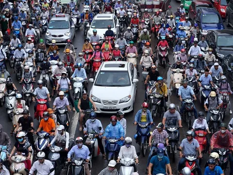 Hà Nội sắp tăng lệ phí trước bạ, phí cấp biển và phí gửi xe đối với xe xăng, dầu Phạm Huyền